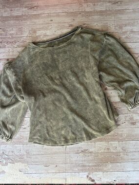 Pilot Womens Olive Green Corduroy like Puff-Sleeve Top